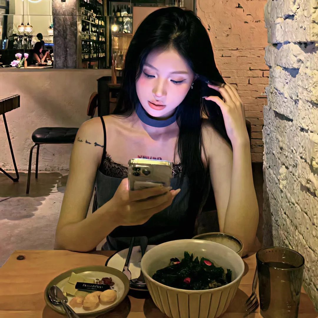 富二代恋爱脑怒怼网友，家长出面回应，凌晨持续发酵